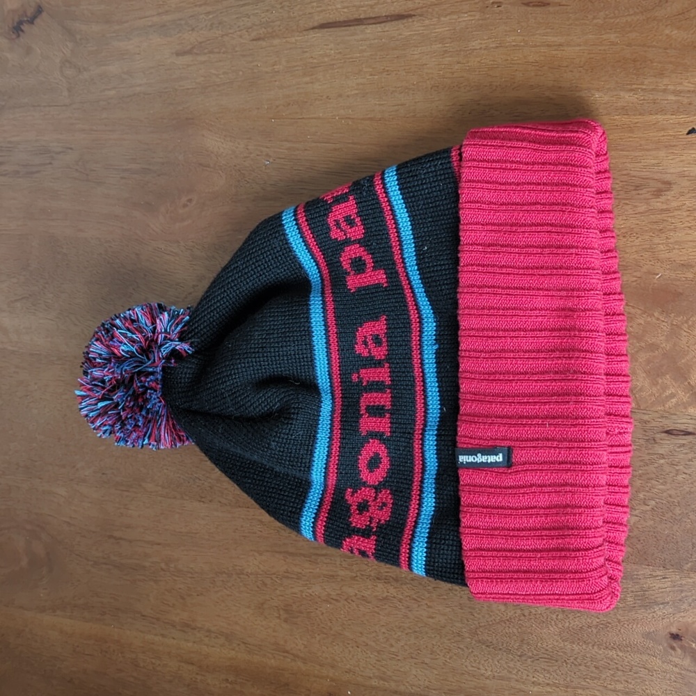 Patagonia Red & Black Powder Town Pom Beanie Hat - One Size - Unisex